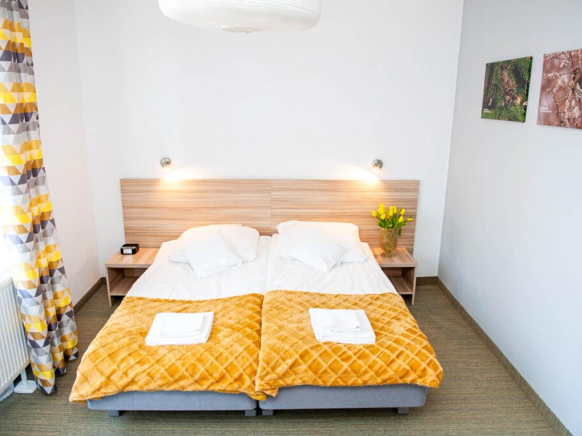 ニエホジェ Gosciniec Ptasi Zaulek Bed & Breakfast エクステリア 写真