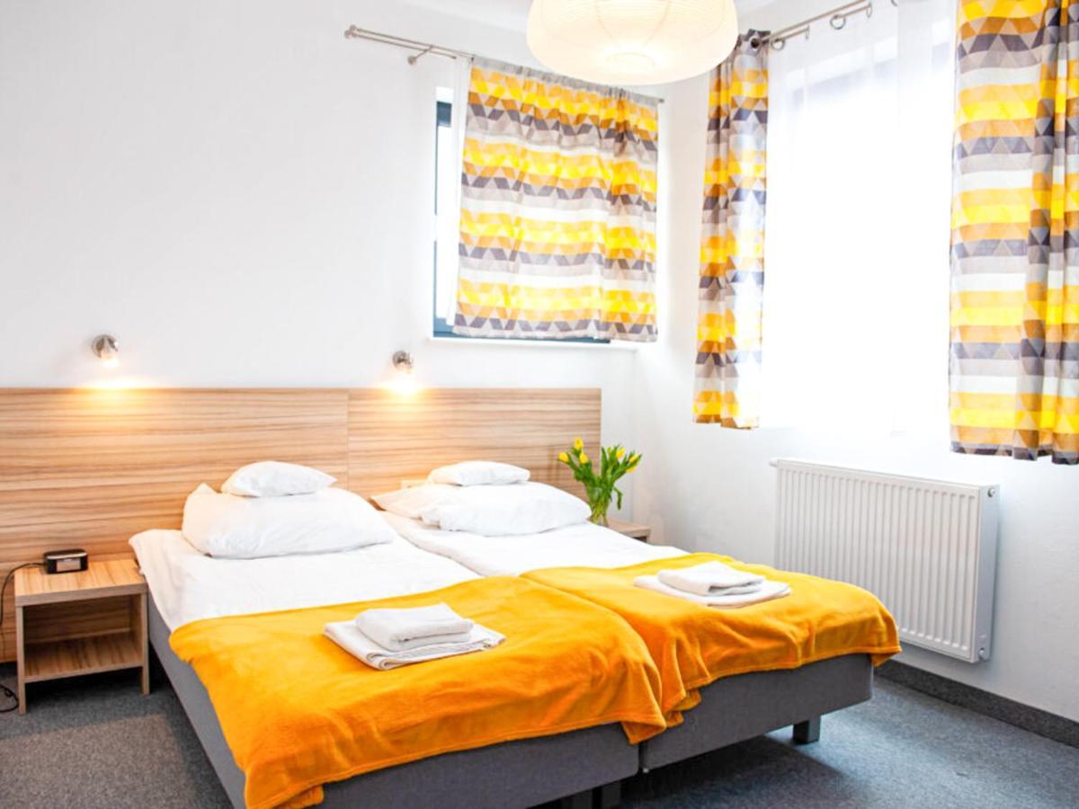 ニエホジェ Gosciniec Ptasi Zaulek Bed & Breakfast エクステリア 写真