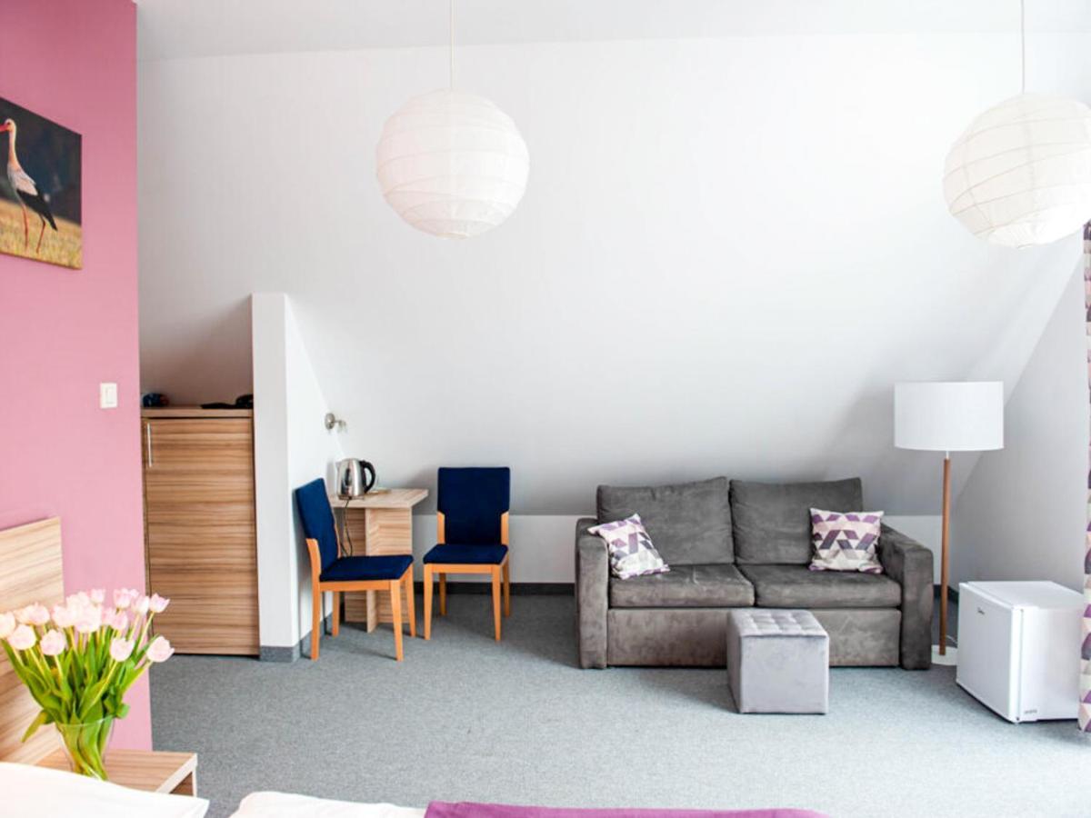 ニエホジェ Gosciniec Ptasi Zaulek Bed & Breakfast エクステリア 写真