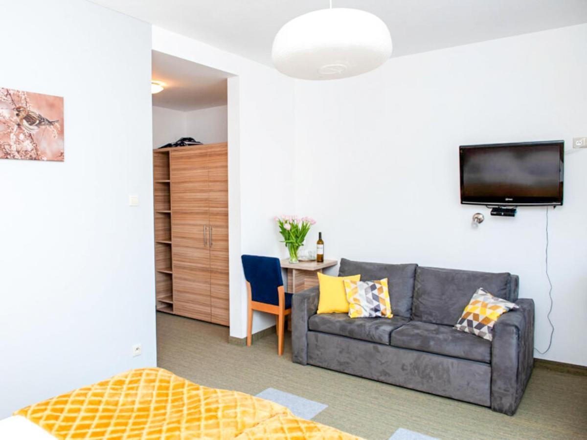 ニエホジェ Gosciniec Ptasi Zaulek Bed & Breakfast エクステリア 写真