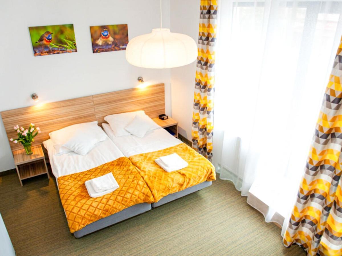 ニエホジェ Gosciniec Ptasi Zaulek Bed & Breakfast エクステリア 写真
