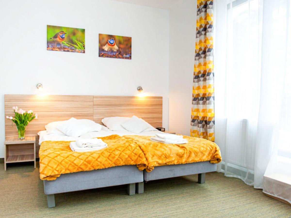 ニエホジェ Gosciniec Ptasi Zaulek Bed & Breakfast エクステリア 写真